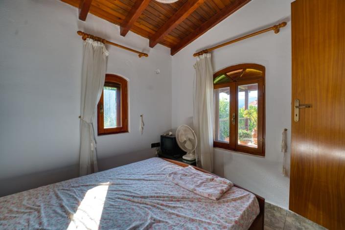 Image No.21-2 Bed House for sale