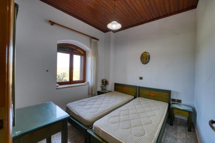 Image No.30-2 Bed House for sale