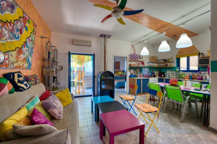 Image No.12-2 Bed House for sale