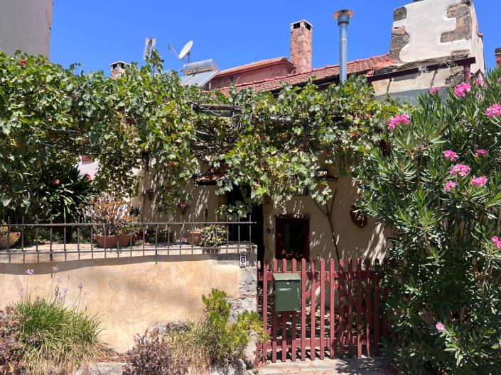 Image No.1-2 Bed House for sale