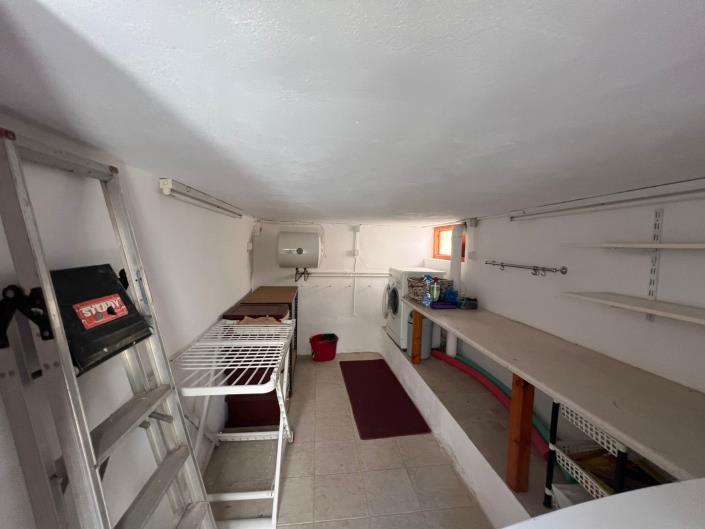 Image No.16-2 Bed House for sale