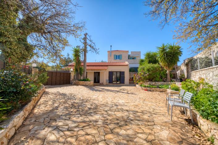 Image No.9-2 Bed House for sale