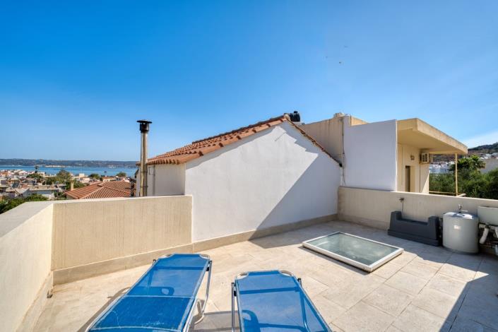 Image No.19-2 Bed Maisonette for sale