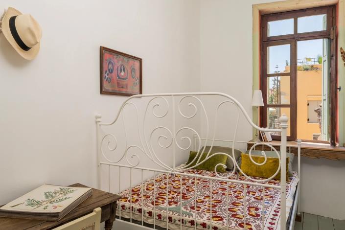 Image No.11-2 Bed House for sale