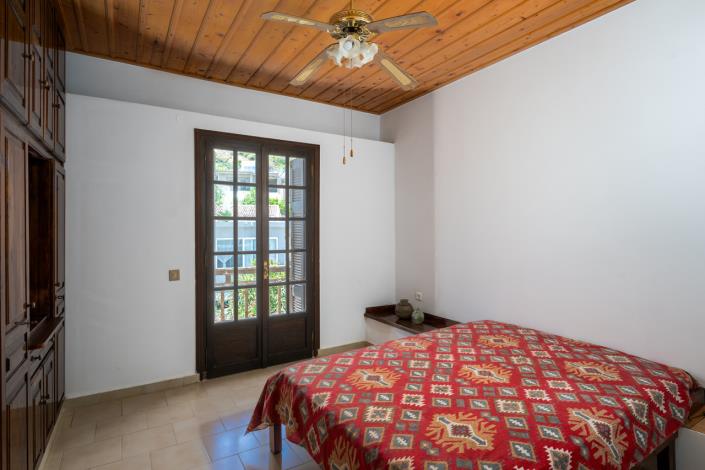 Image No.25-4 Bed House for sale