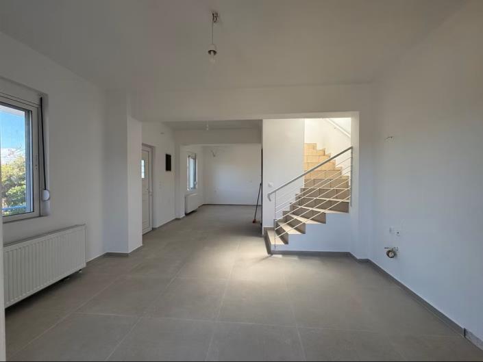 Image No.9-3 Bed House for sale