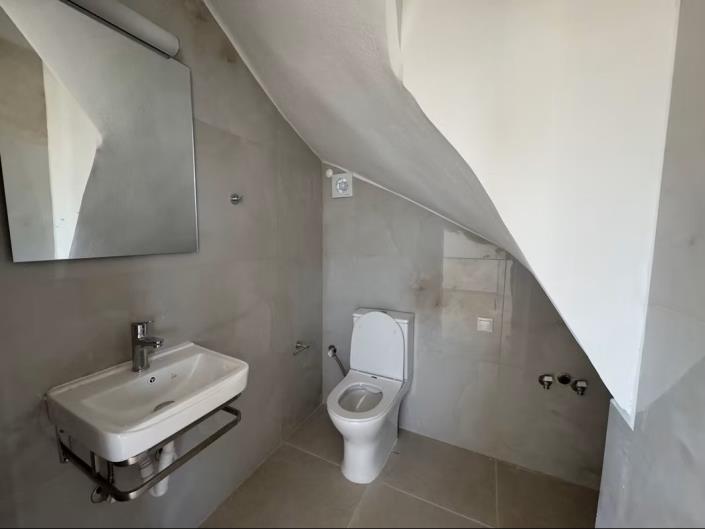 Image No.23-3 Bed House for sale