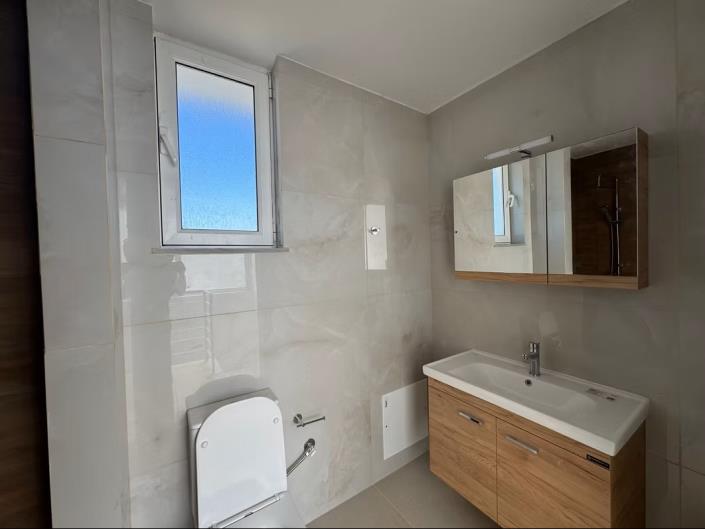 Image No.25-3 Bed House for sale