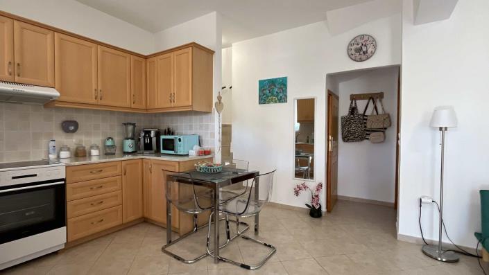 Image No.9-2 Bed House for sale