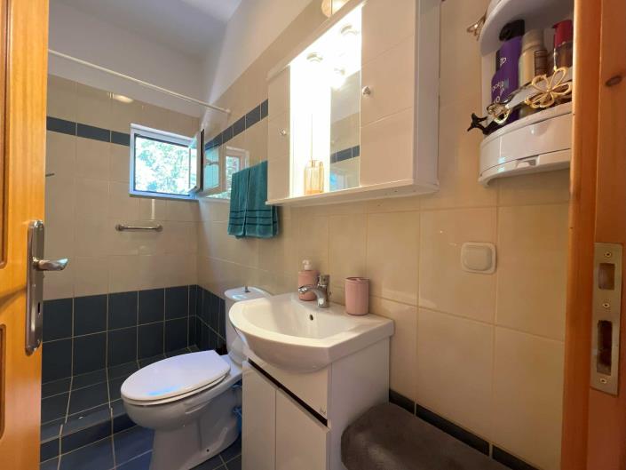 Image No.17-2 Bed House for sale