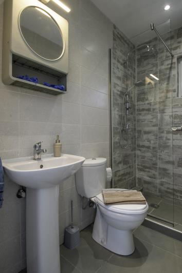 Image No.16-1 Bed House for sale