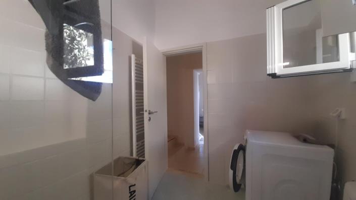 Image No.7-2 Bed House for sale