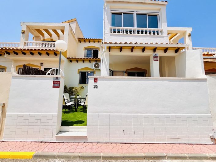 Image No.1-3 Bed House for sale