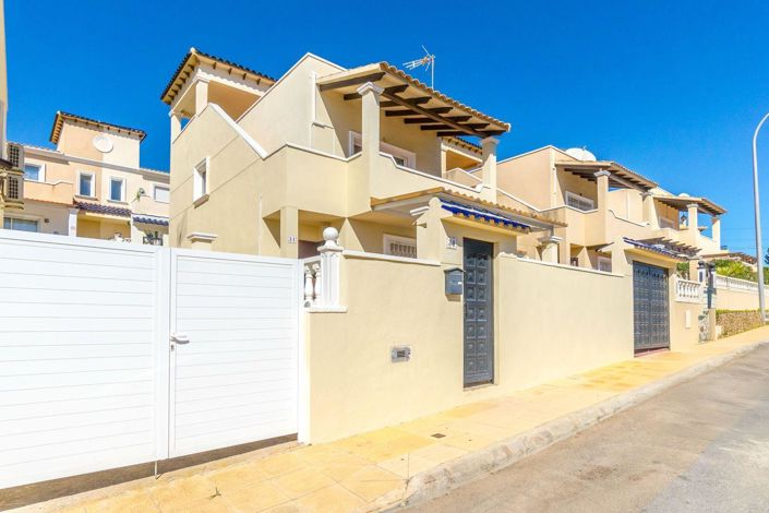 Image No.1-3 Bed House for sale