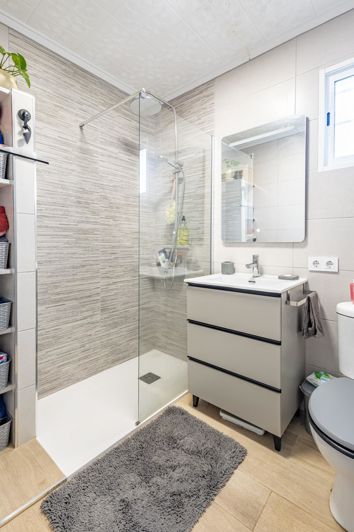 Image No.15-2 Bed Bungalow for sale