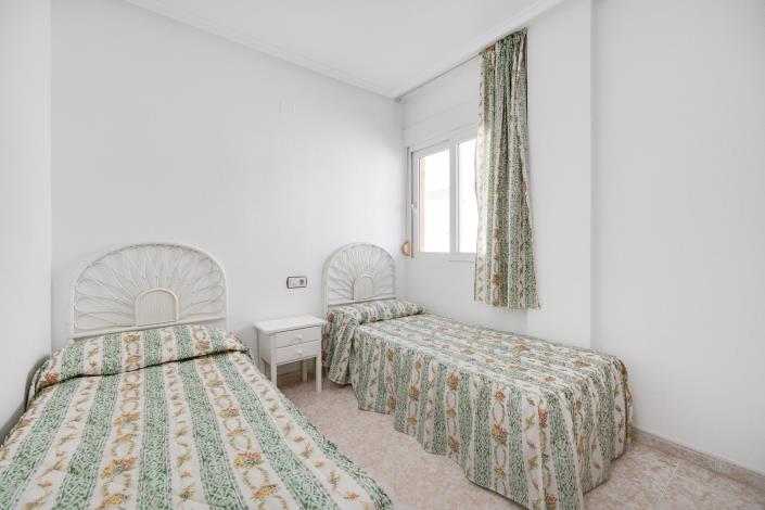 Image No.21-2 Bed Bungalow for sale