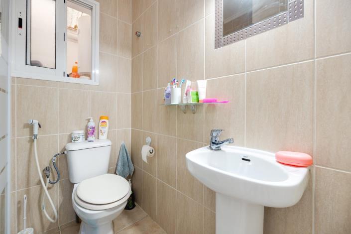 Image No.23-2 Bed Bungalow for sale