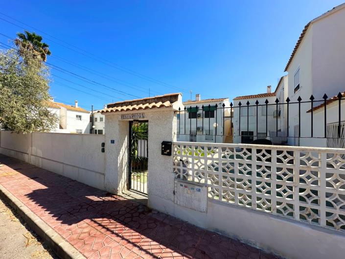 Image No.24-2 Bed Bungalow for sale