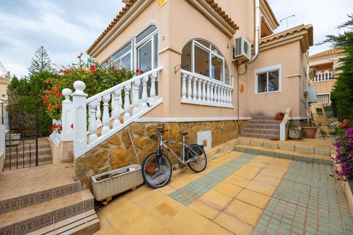 Image No.35-3 Bed Villa for sale