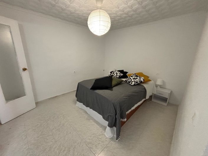 Image No.12-1 Bed Bungalow for sale