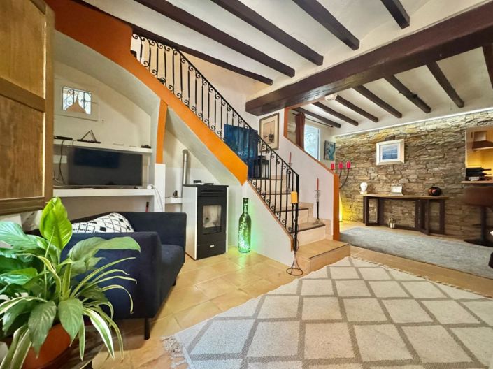 Image No.10-3 Bed House for sale