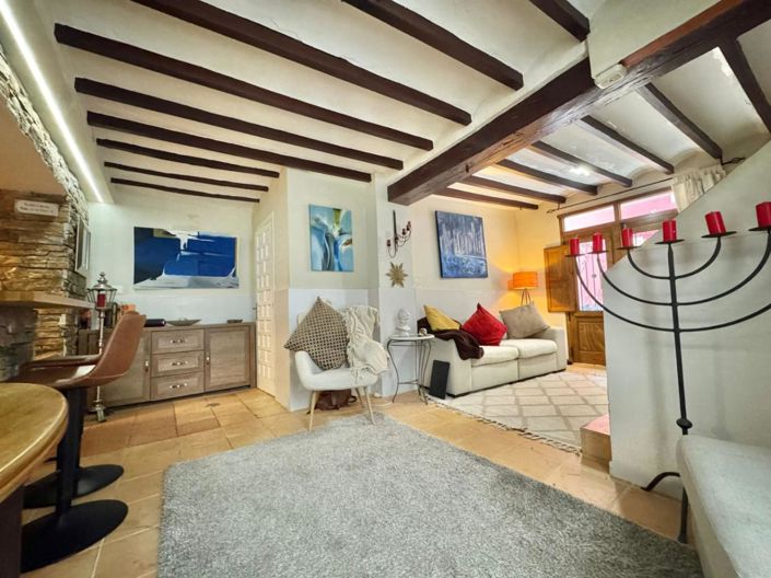 Image No.6-3 Bed House for sale