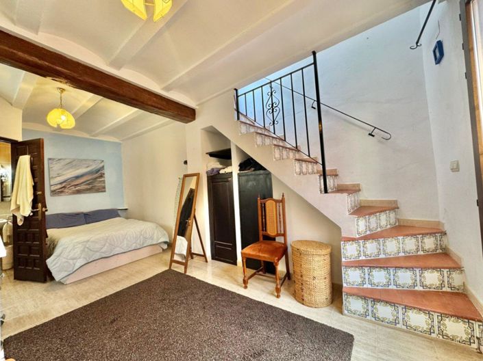 Image No.8-3 Bed House for sale