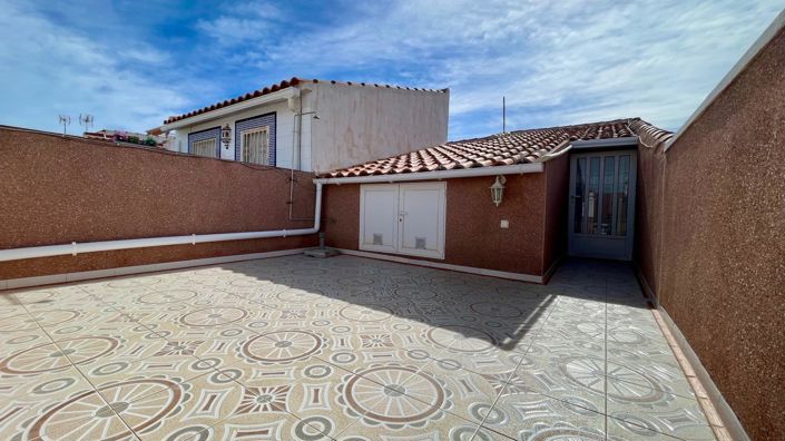 Image No.16-2 Bed Property for sale