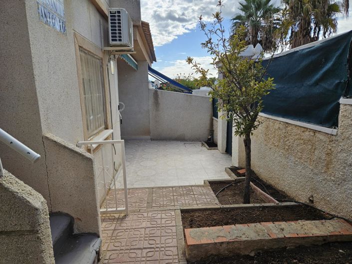 Image No.17-3 Bed House for sale