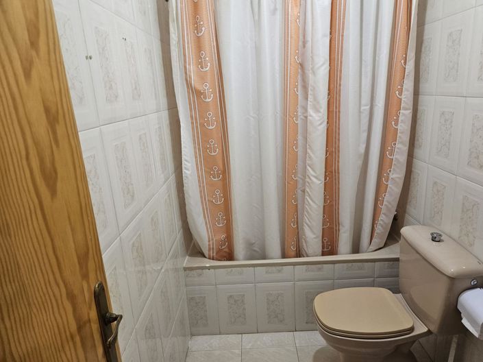 Image No.41-3 Bed House for sale