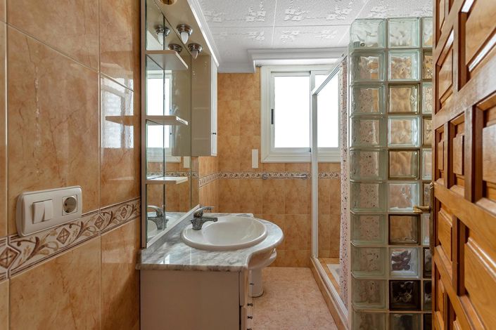 Image No.14-3 Bed Apartment for sale