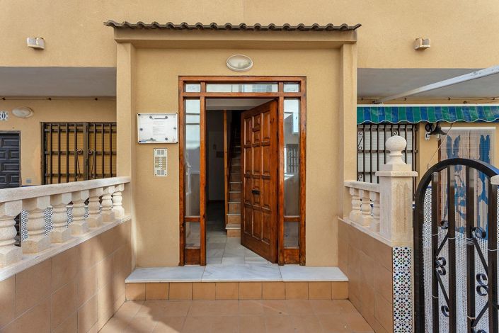 Image No.25-3 Bed Apartment for sale