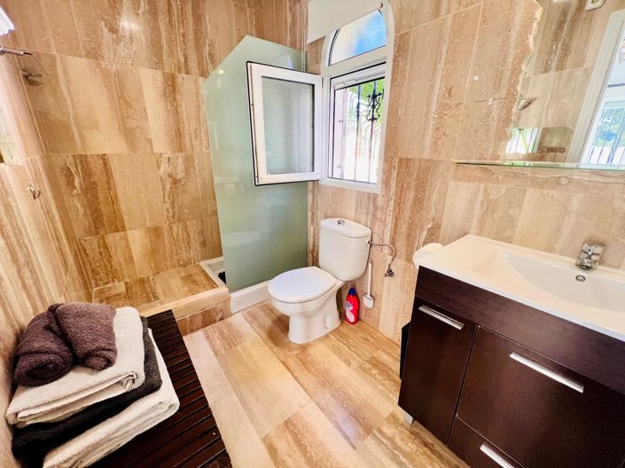 Image No.17-3 Bed Villa for sale