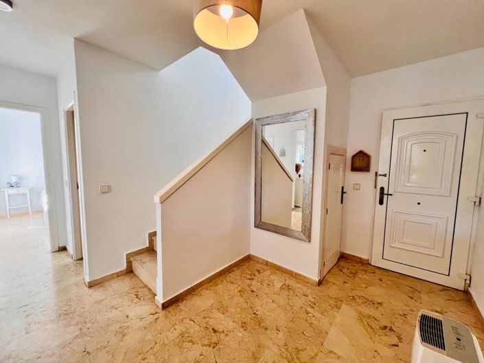 Image No.18-3 Bed Villa for sale