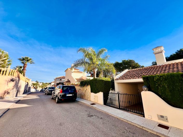 Image No.26-3 Bed Villa for sale