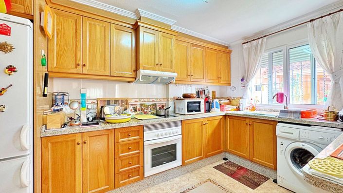 Image No.15-3 Bed House for sale