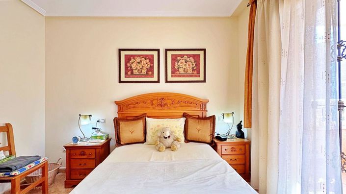 Image No.27-3 Bed House for sale