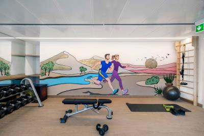 Eaton-Place---Fitness-Studio-Mural-min