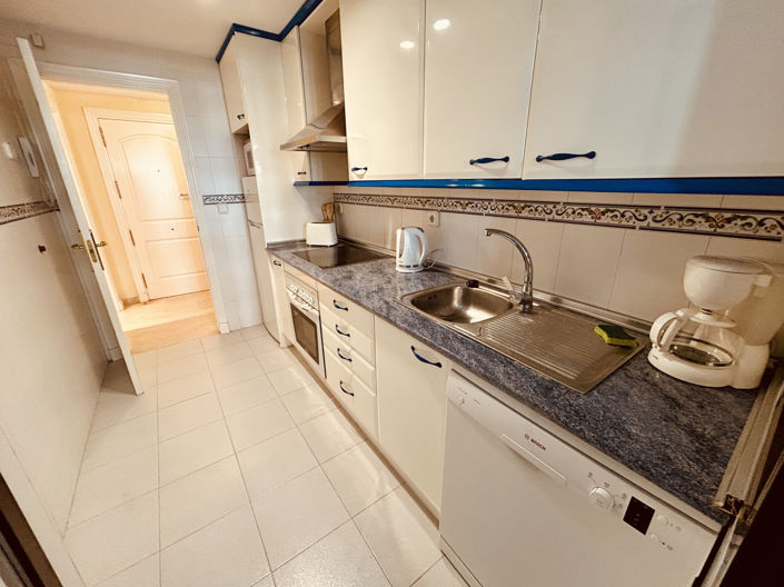 Image No.8-3 Bed Property for sale