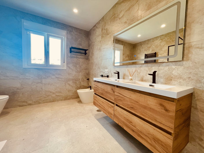 Image No.18-4 Bed Villa for sale