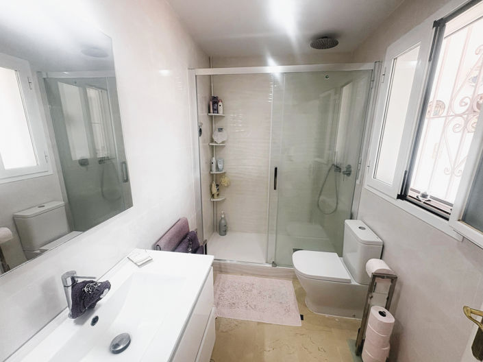 Image No.12-3 Bed Townhouse for sale