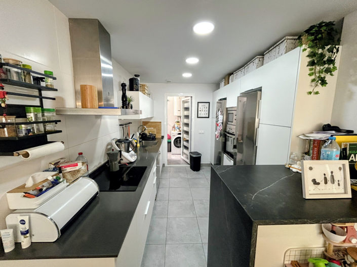 Image No.8-3 Bed Apartment for sale