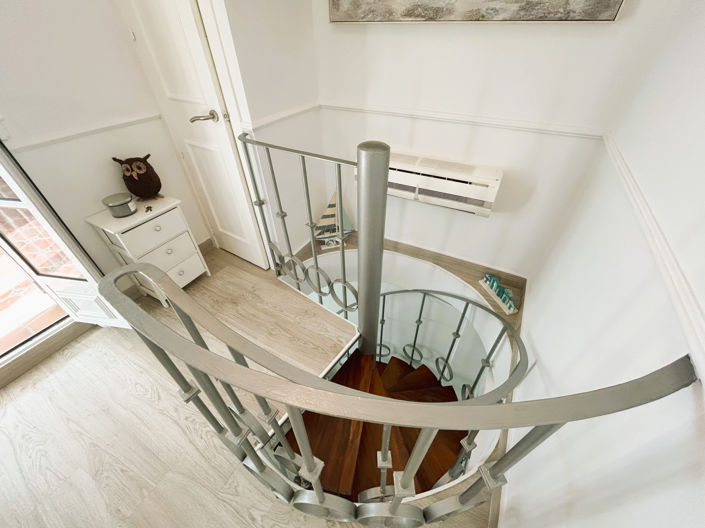 Image No.10-2 Bed Property for sale