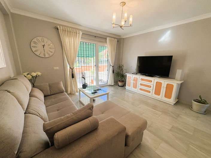 Image No.10-2 Bed Property for sale