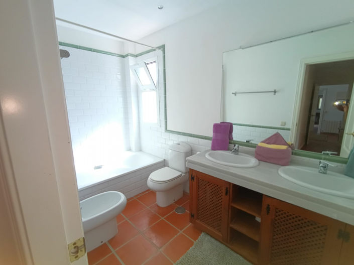 Image No.20-5 Bed Villa for sale