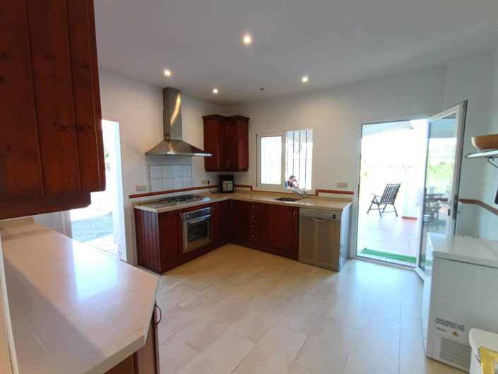 Image No.9-5 Bed Villa for sale