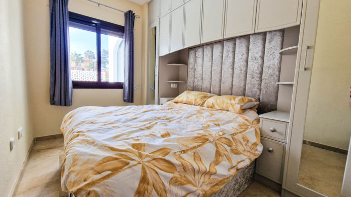 Image No.12-2 Bed Property for sale