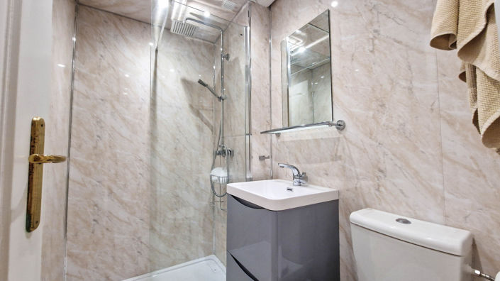 Image No.8-2 Bed Property for sale