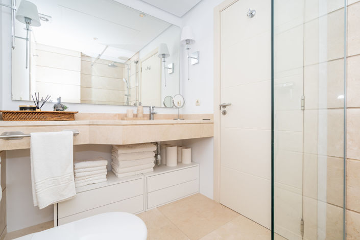 Image No.8-3 Bed Property for sale