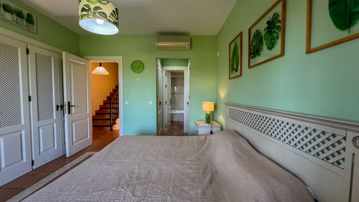 Image No.25-3 Bed Townhouse for sale